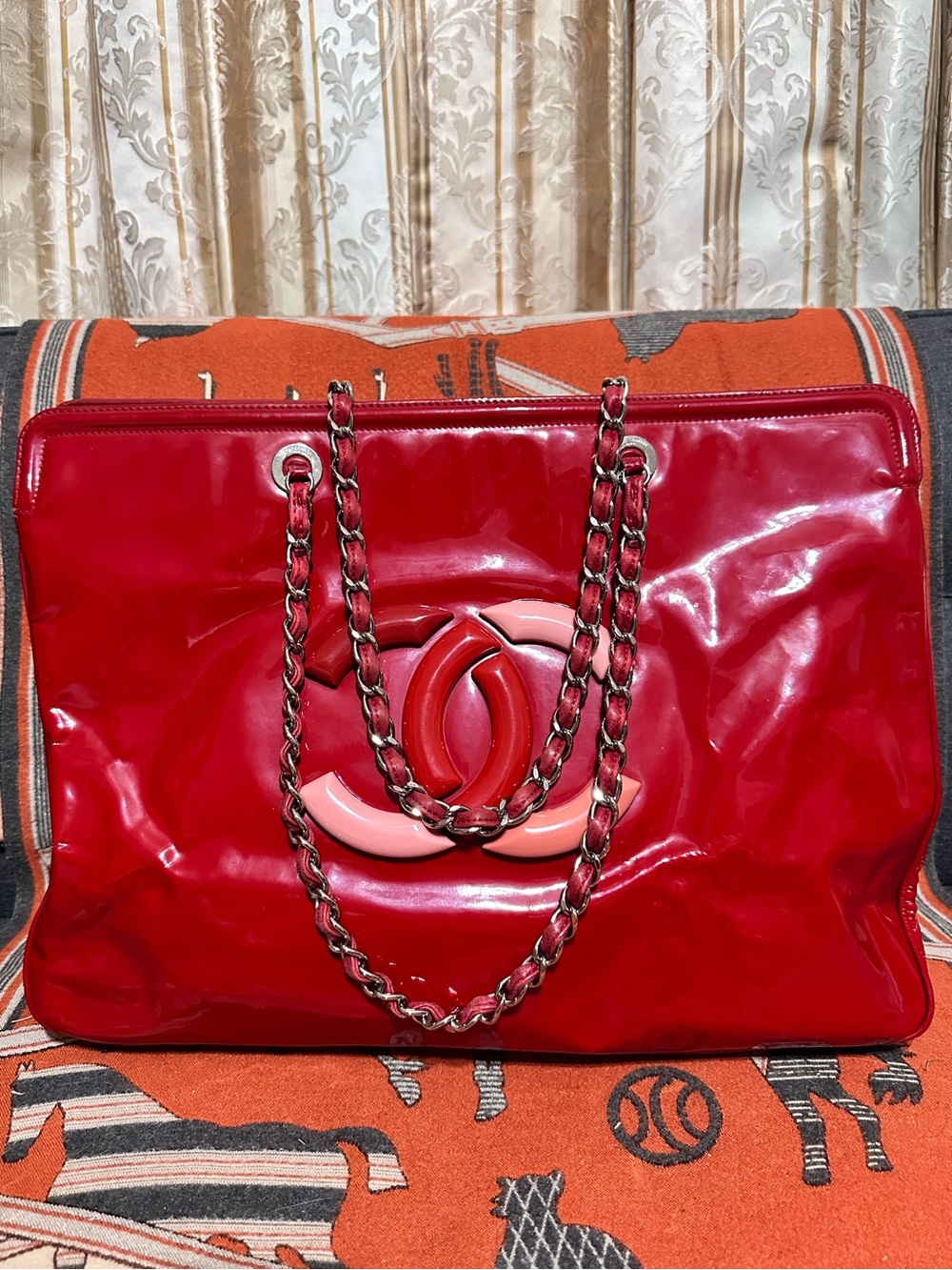 CHANEL❤️🌟 Red Patent Leather Chain-Handle Tote Bag⭐️
